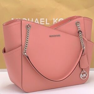 MICHAEL KORS
Jet Set Large Saffiano Leather Shoulder Bag PRIMROSE COLOR
